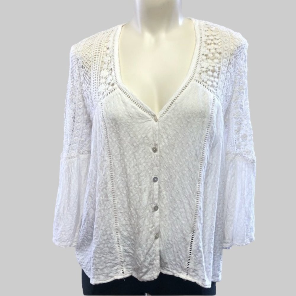 Lovestitch Bohemian White Flowy Crochet Button Down Top Medium